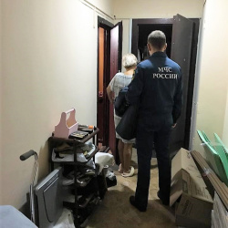 ЗАХЛАМЛЕНИЕ ЛЕСТНИЧНЫХ ПЛОЩАДОК ЗАПРЕЩЕНО И НЕСЕТ АДМИНИСТРАТИВНУЮ ОТВЕТСТВЕННОСТЬ